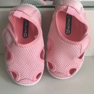 NWOT Kids Pink Sneakers - Comfortable Casual Shoes. Size 5
